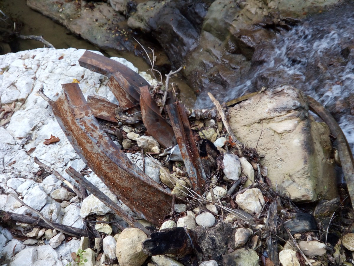 Гнутые арматуры. Ольгинские водопады.