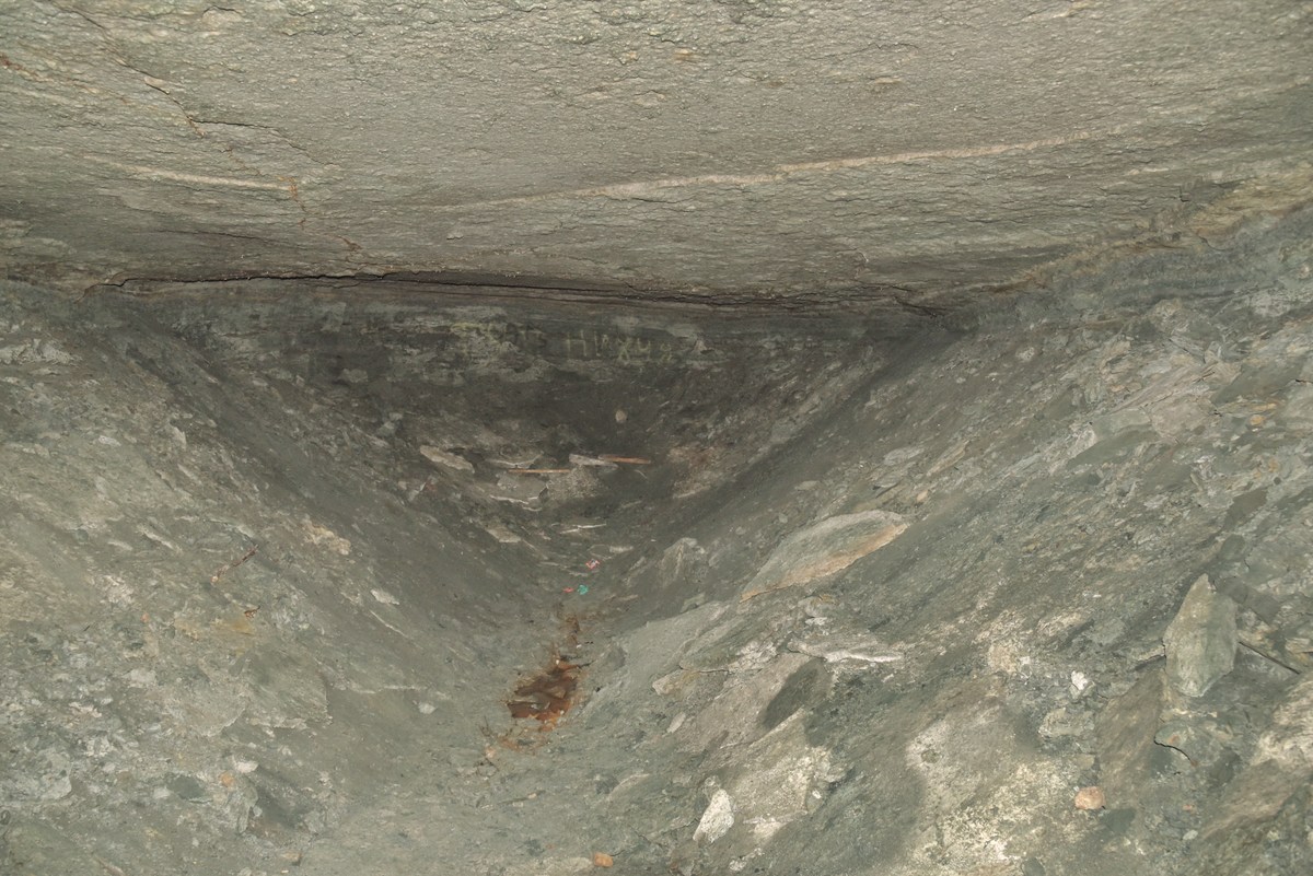 Пещера. Прогулка по забросам.