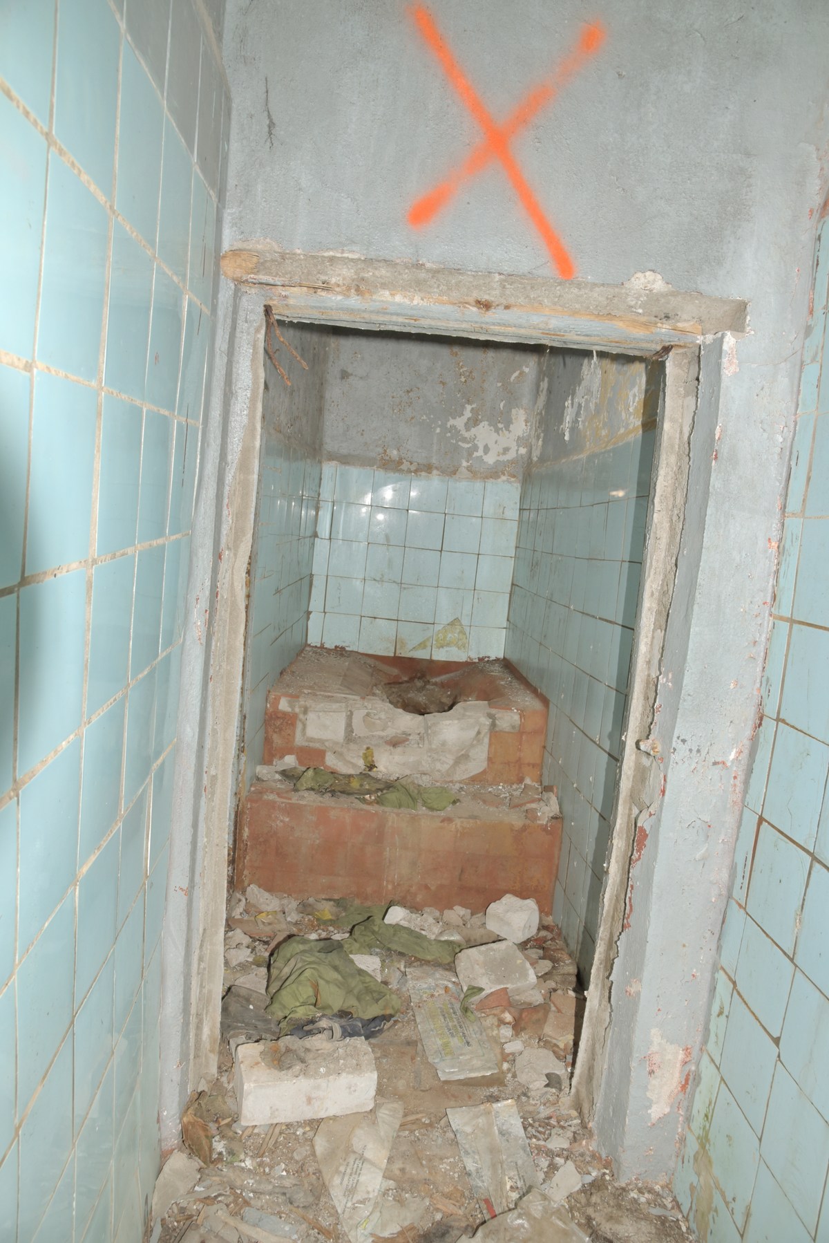 Удобный туалет. Прогулка по забросам.