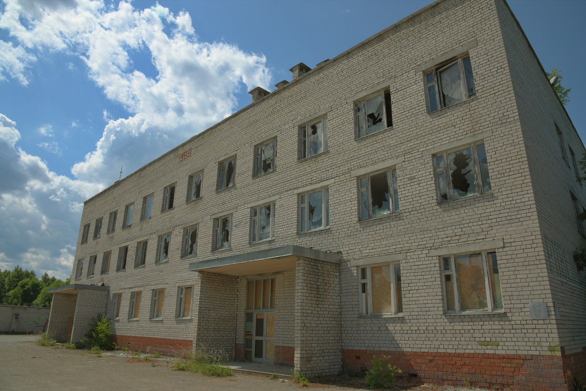 Заброшенная школа. Прогулка по забросам 2.