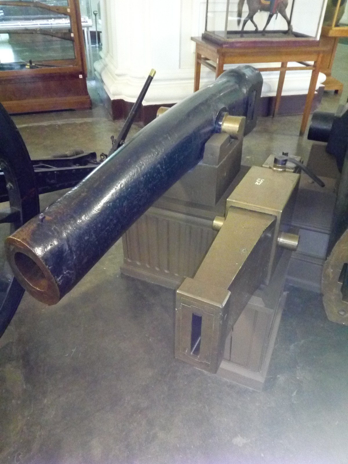 Опытные орудия для стрельбы дисковыми снарядами. Музей артиллерии и связи. XIX век.