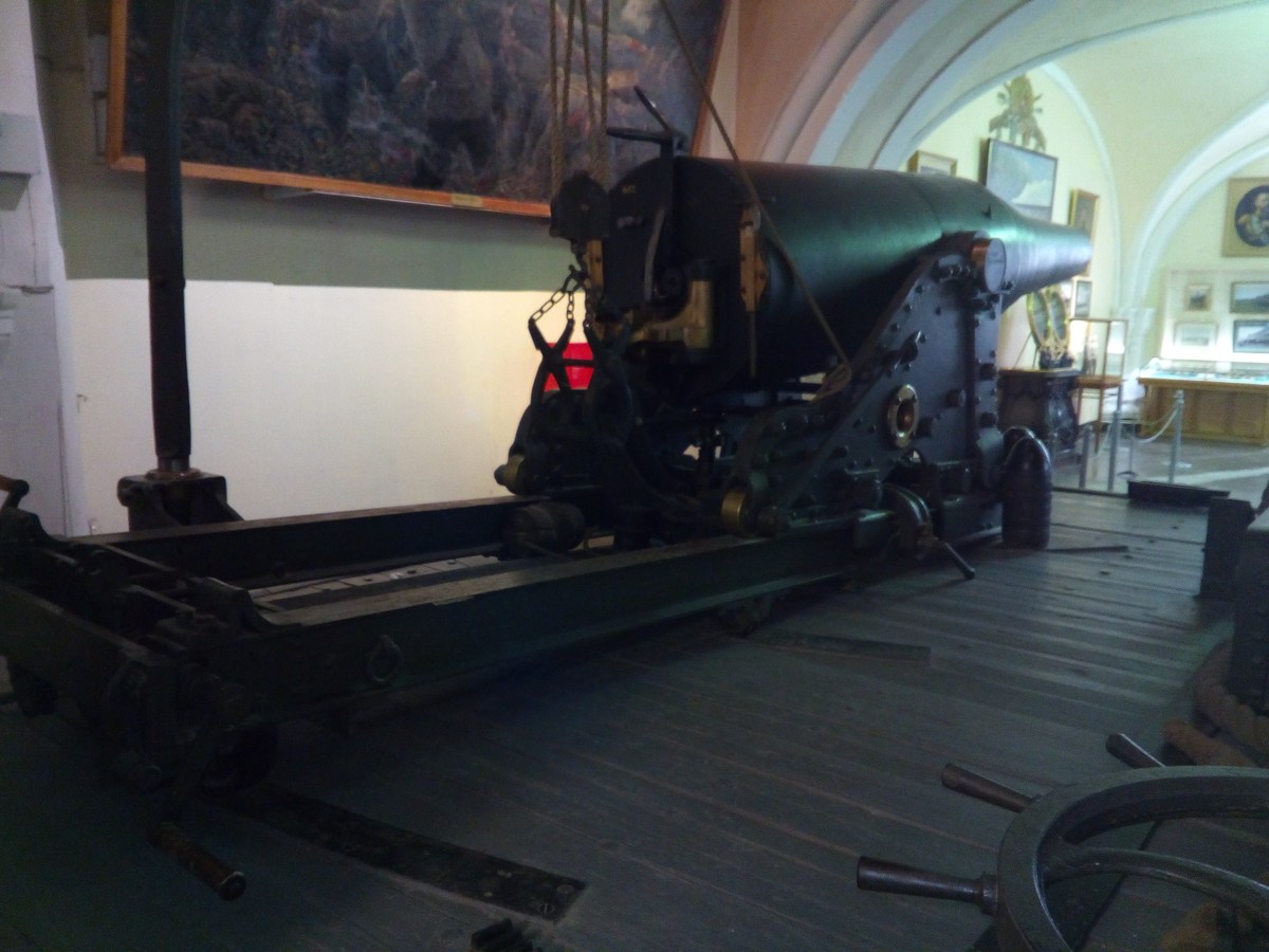9-дюймовая (229-мм) береговая пушка обр. 1867 г. Музей артиллерии и связи. XIX век.