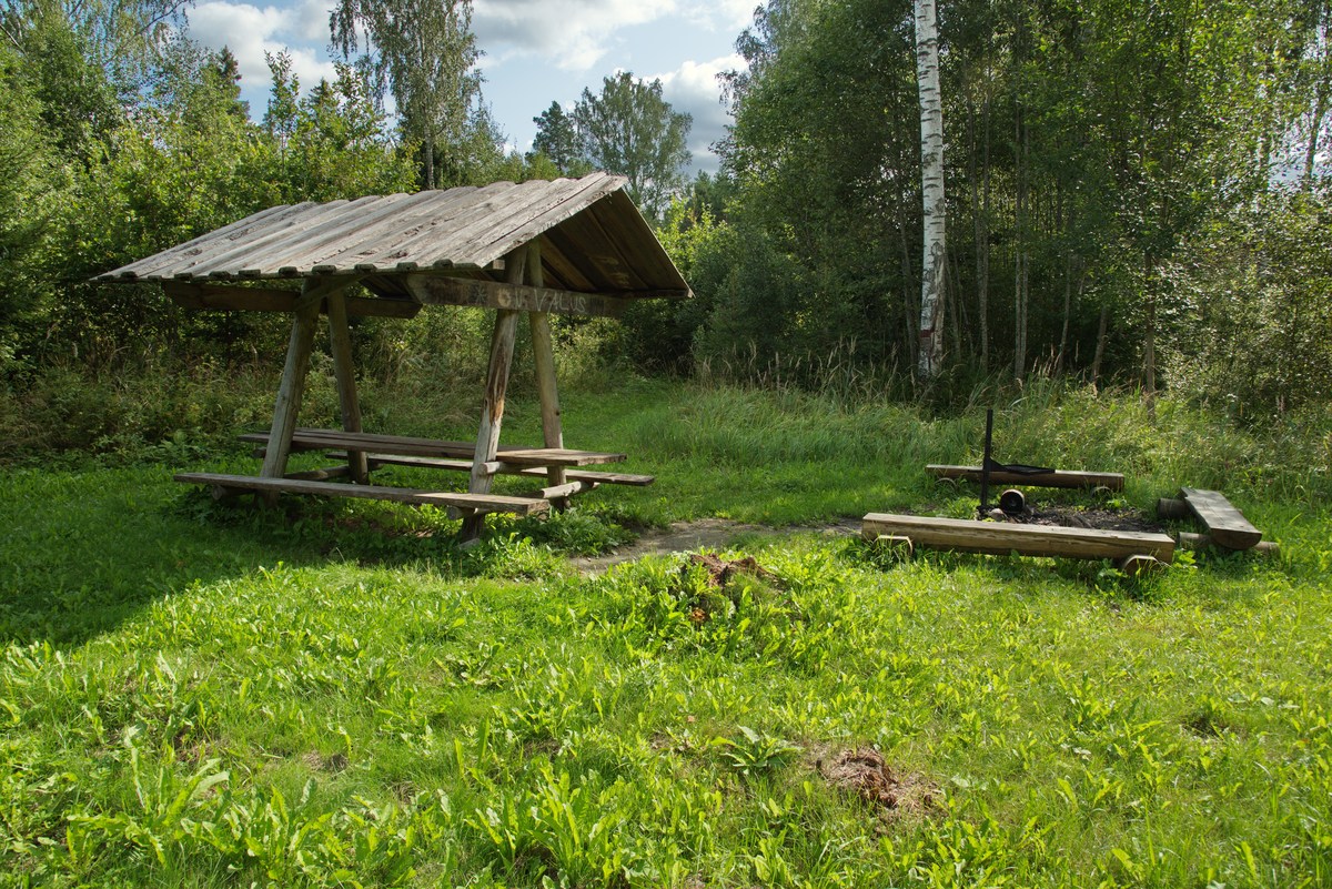  Места для костра Тенно и Лаулулуйге.