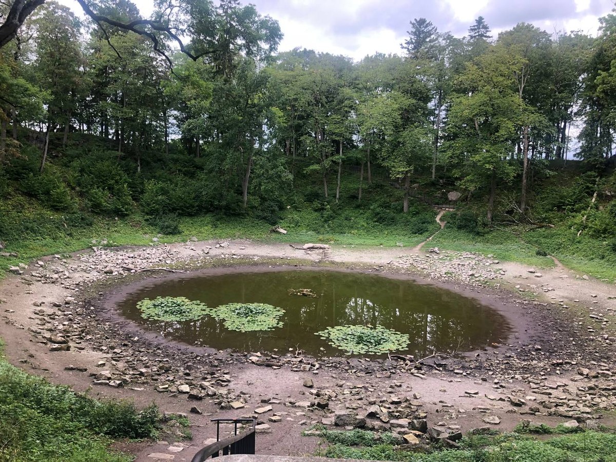  Метеоритный кратер Сааремаа, Эстония.