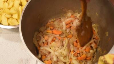 Делаем мясо с вином в казане без костра. 