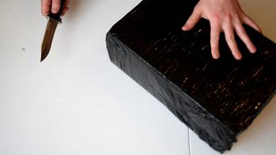 Куплен гриль или электрическая сковородка.