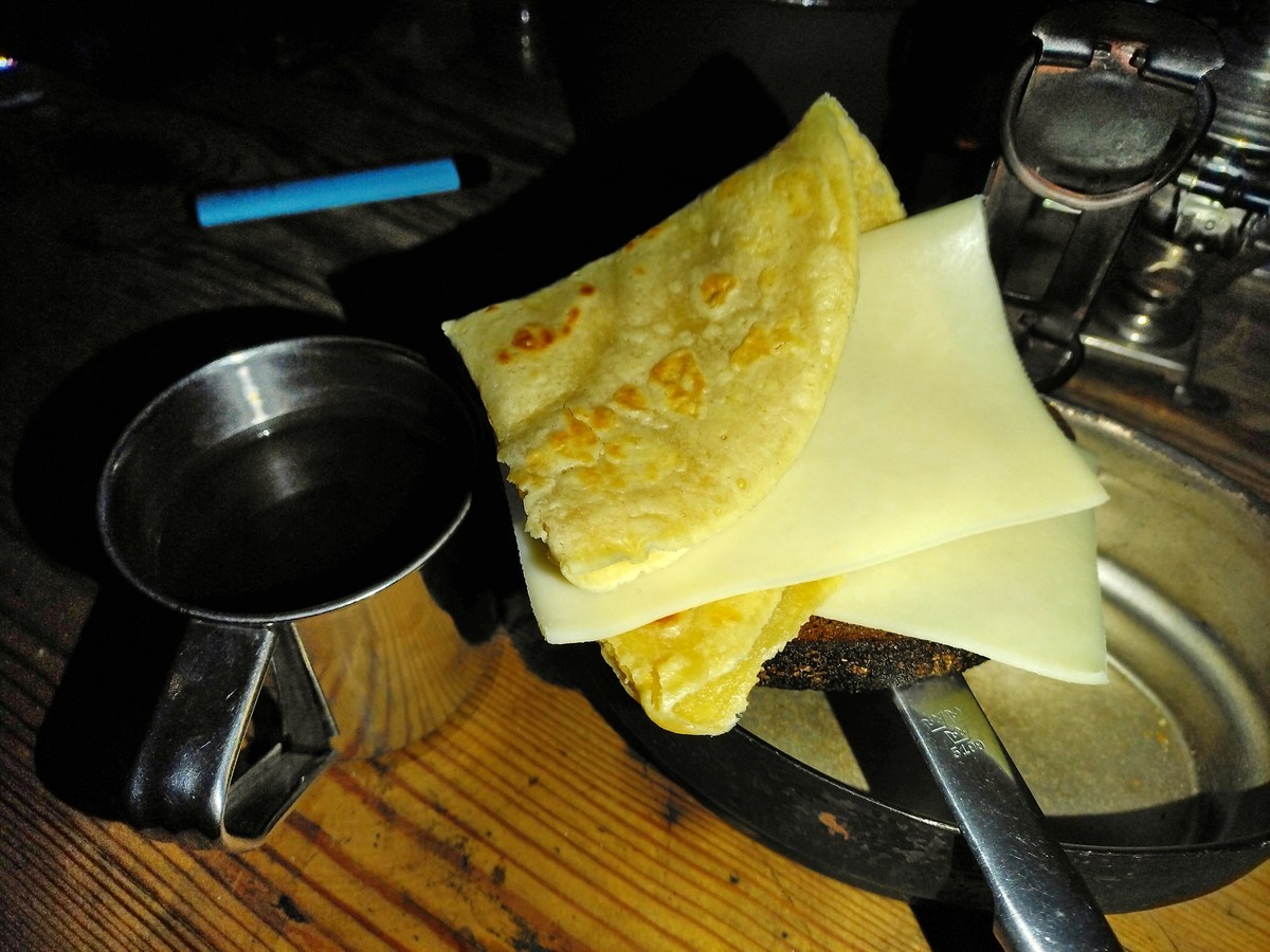  Эстония. Лесной дом Вялламяе и пикниковое место.